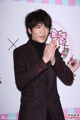 组图：萧敬腾自导MV 烦恼求婚创意盼从简