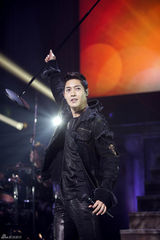 高清组图：金贤重广岛火爆开唱 日本巡演落幕