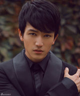 组图：许诺拍深秋时尚大片 新歌荣登各大榜单榜首 