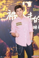 组图：《那五年》在港首映 赵雅芝不心急抱孙