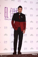 组图：林嘉绮爆乳成台湾模特公司年会焦点