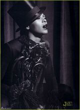 高清组图：碧昂斯性感男装登男版时尚杂志封面