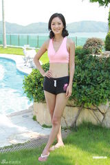 组图：颜子菲泳装亮相户外节目 赴马尔代夫拍摄