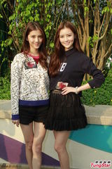 组图：吴千语亮相电影宣传 笑容优雅长腿性感