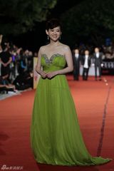 组图：电影金马奖红毯群星云集 女星性感华服斗艳