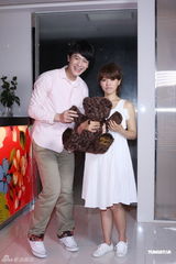 组图：丁当庆生遭恶整 崩溃痛哭成泪人儿