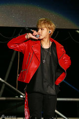 独家高清：SM家族北京开唱希澈回归落泪