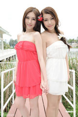 组图：嫩模郭颖儿曾善美共浴 推写真欲进三甲