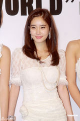 组图：侧田避忌女生怕被女友骂 否认与曹格玩4P 