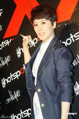 组图：众星争相效仿巨星 海清反串黄义达缅怀张国荣