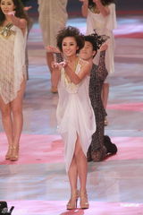 组图：辽宁佳丽夺亚姐冠军 比基尼展现完美身段