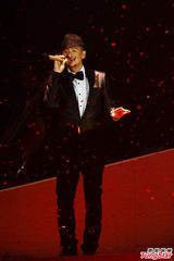 组图：梅艳芳逝世十周年 圈中好友登台悼念