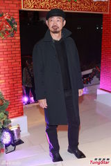 组图：王维基港视再投三千万 陈锦鸿签约4年