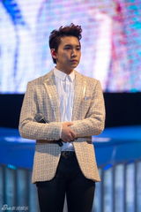 组图：SJ-M见面会北京收官 互赠贴心礼物