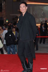 组图：无线2012巡礼举行 花旦斗性感小生受欢迎