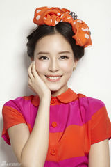 组图：温心圣诞大片曝光 暖冬甜蜜糖果范儿