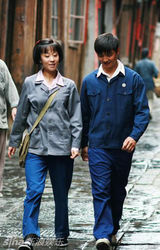 组图：电视剧《雷锋》将上星 苗圃饰演养猪劳模