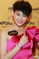 组图：胡杏儿将赴英法拍剧称与黄宗泽仍是朋友