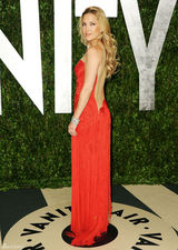 高清组图：凯特-哈德森透视礼服亮相奥斯卡派对