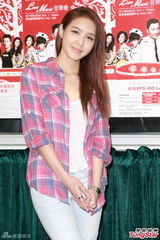 组图：官恩娜连诗雅自曝被揩油 忍气吞声防走光