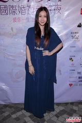 组图：范振锋李思欣夫妇档亮相 区文诗同场