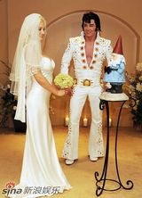 高清组图：霍利-曼迪森低胸拍广告 和“猫王”办婚礼