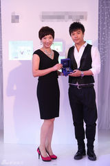 组图：陈思成沈阳卖萌 疯子形象深入人心