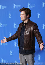 幻灯图集：《潜水艇》记者会 女主角成熟干练