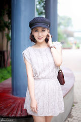 组图：石琳拍摄韵味时尚大片 显氧气美女气质