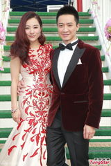 刘璇婚礼直击：游轮派对着个性婚纱似火凤凰