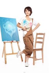 幻灯图集：杨紫【演员】新年宣传照曝光 褪去稚嫩演绎清新