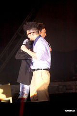 幻灯图：许志安与女友分手工作疗伤 拉阔音乐打擂