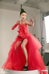 组图：薛凯琪8月推全新EP 新造型变性感狮子女