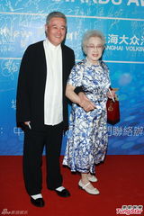 组图：华鼎奖红毯巨星闪耀 妮可刘晓庆斗艳