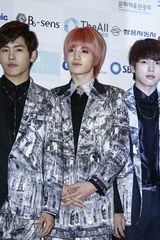 独家高清：李玹雨郑宇等亮相亚洲模特颁奖典礼