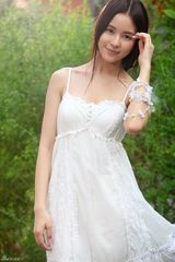 组图：美女温心再发淡雅写真 将清纯进行到底 