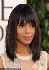 组图：“姜戈”女星凯丽-华盛顿镂空裙拘谨