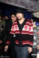 幻灯图：周杰伦领头做公益 被扯上绯闻很无奈