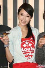 组图：隋棠称不需招桃花 私下询问盼良缘