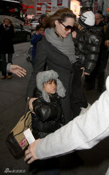 幻灯图集：茱莉皮特一家六口新年出行看音乐剧