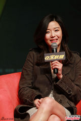 组图：全智贤优雅亮相宣传 盼与徐峥合作