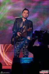 组图：容祖儿否认妒忌王菀之夺奖 陈奕迅力挺