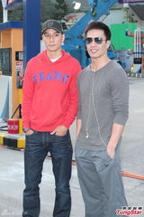 组图：吴彦祖为孕妻按摩 安志杰否认与女友冷战