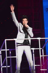 组图：王力宏深圳开唱劲歌热舞秀才艺