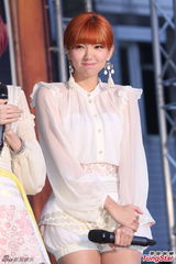 组图：Dream Girls露腿办签唱 明道帅气助阵