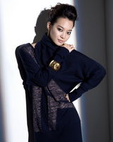 高清组图：申敏儿秋装写真优雅 好身材凹凸有致