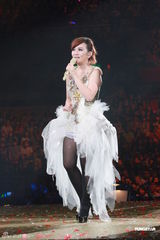 组图：梁静茹演唱会落幕 与表哥同台合唱