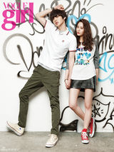 组图：f(x)Krystal代言秀雪肤 与男模清新上阵