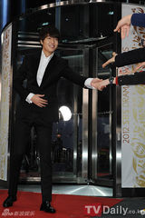 组图：《绅士的品格》获9奖 JYJ朴有天人气爆棚