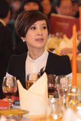 高清：高圆圆刘晓庆助阵慈善大典 董洁夫妇恩爱登场